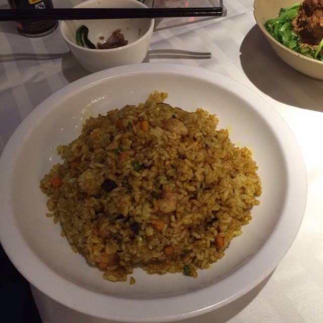 虾仁咖喱炒饭