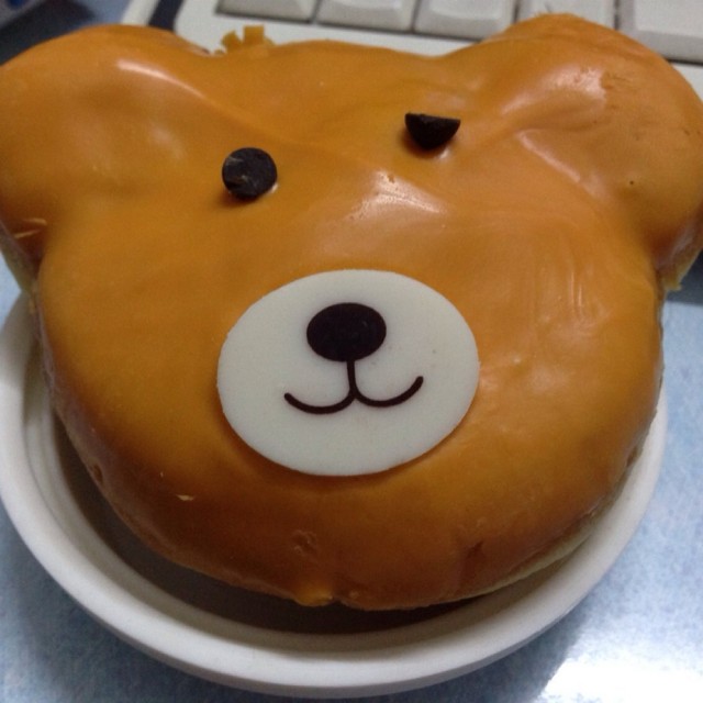 小熊甜甜圈