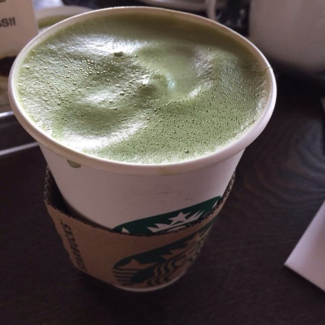 中杯冰抹茶拿铁