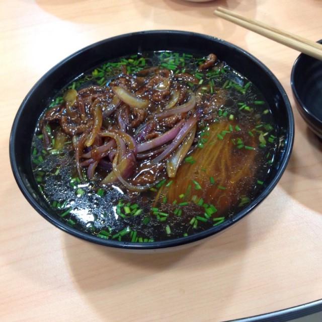 洋葱牛肉丝面