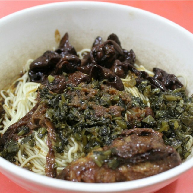 咸菜肉丝拌面