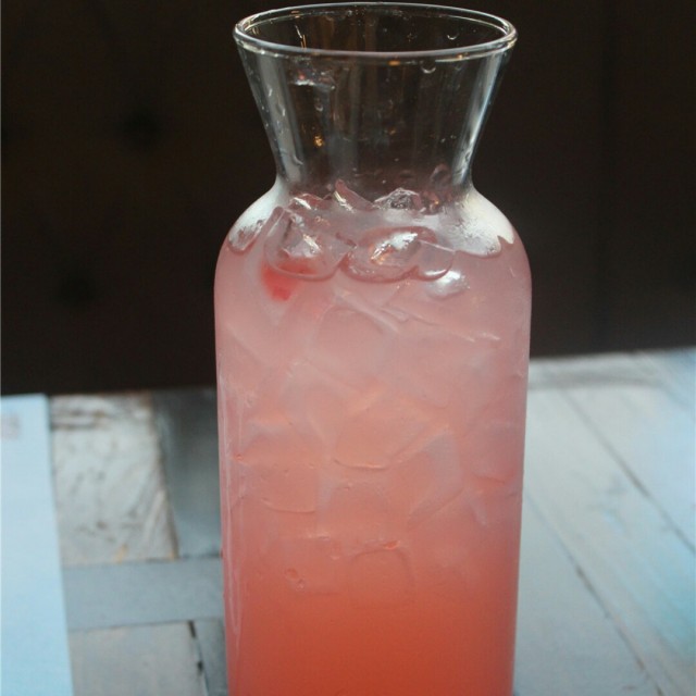 粉色莫吉托