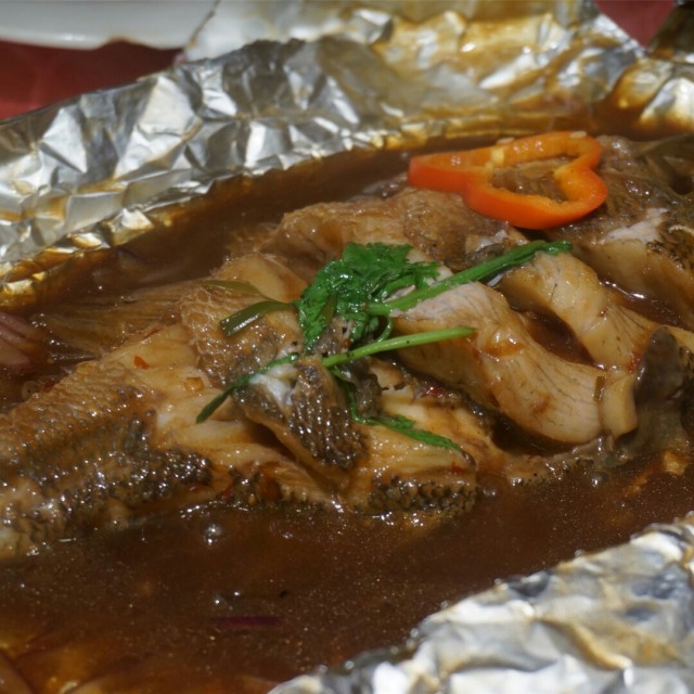铁板鲈鱼