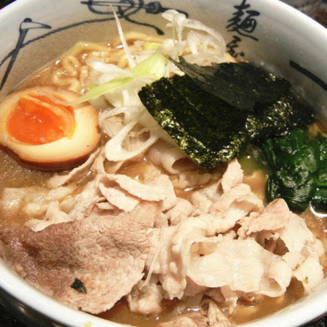 白舞骨豚肉片拉面