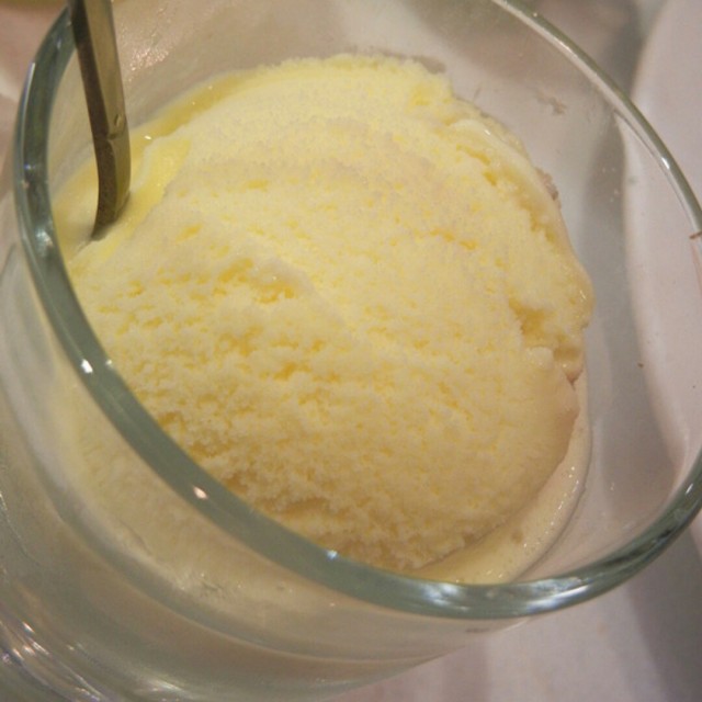 菠萝冰淇淋