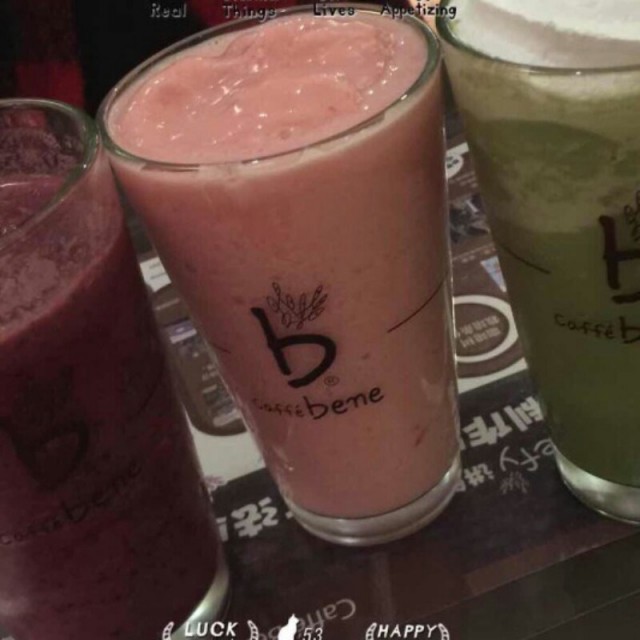草莓酸奶沙冰