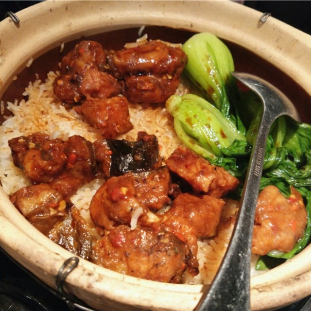 香辣鲶鱼煲仔饭