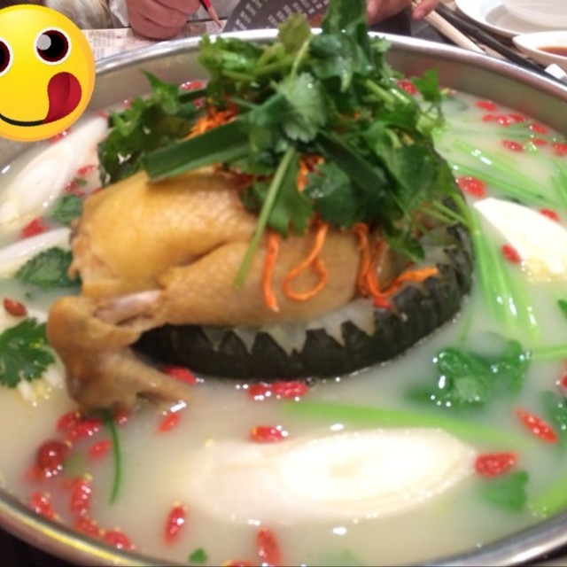 冬瓜，雞，蟲草花，杞子，紅棗，清而補，也好味！