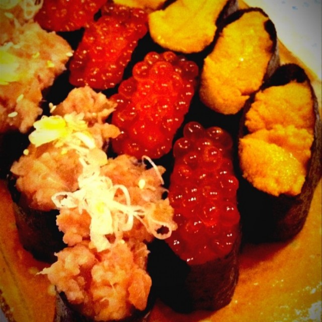Sushi: sea urchin, salmon roe and tuna
