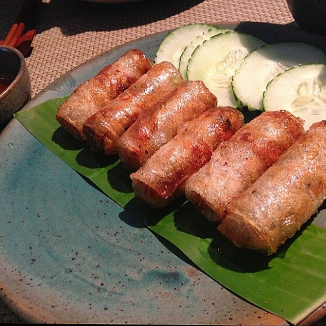 春卷外層鬆化, 每啖都係味覺既享受!!