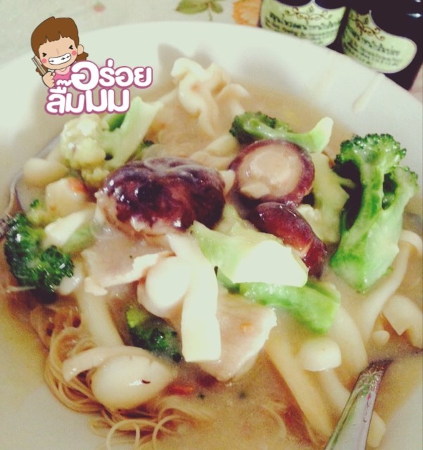 ราดหน้าผักรวม