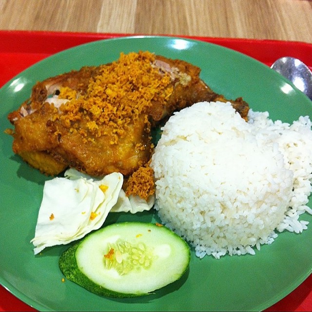 Ayam Penyet with Steam Rice