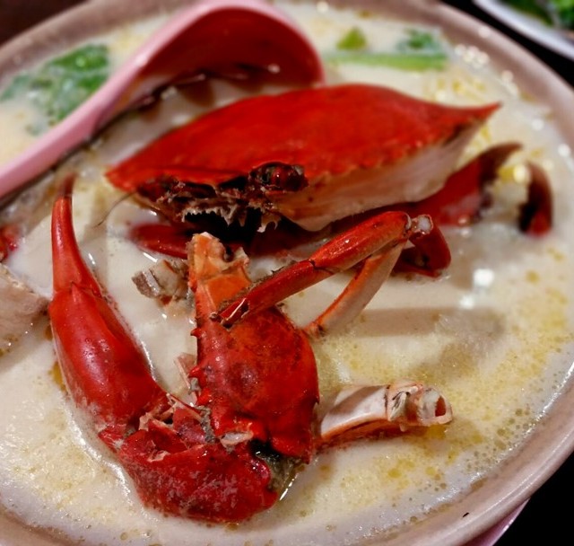 鮮甜蟹湯，配米線超夾!