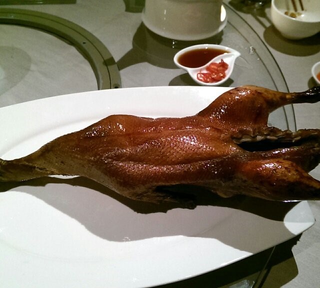 ㄜ…份量少，也不太符合我的口味，還是龍都的烤鴨好吃！