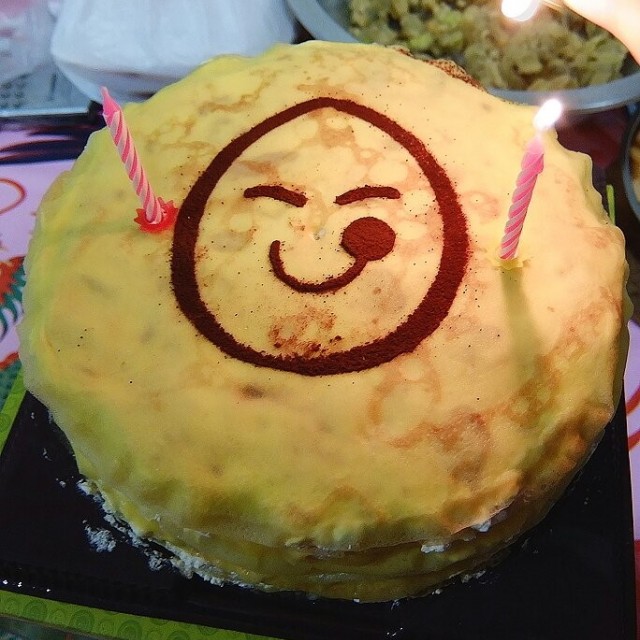 這個嘛…說穿了其實就是街坊麵包店的芒果班㦸的變奏版本… p.s.每次吃千層蛋糕都會想起從前鴻星出品的薄荷朱古力千層蛋糕…現在都找不到了…哭