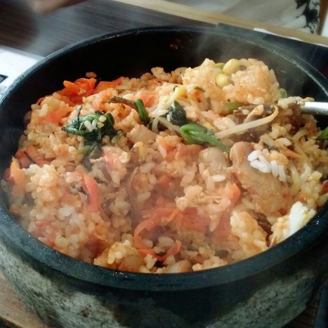 雞肉石頭鍋飯