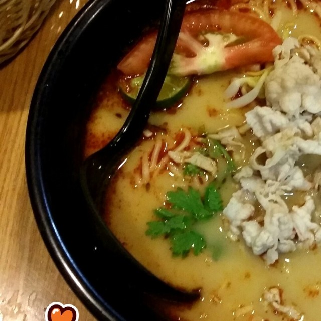 pork shabusai tom yum ramen