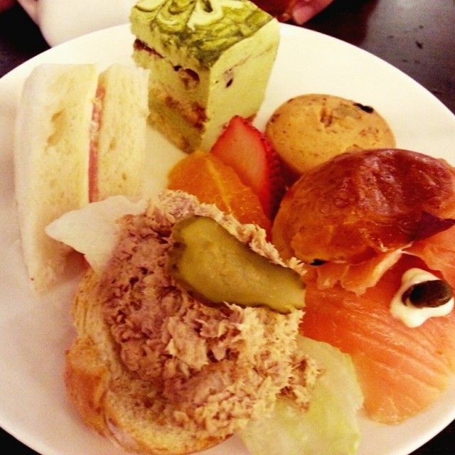 High tea set