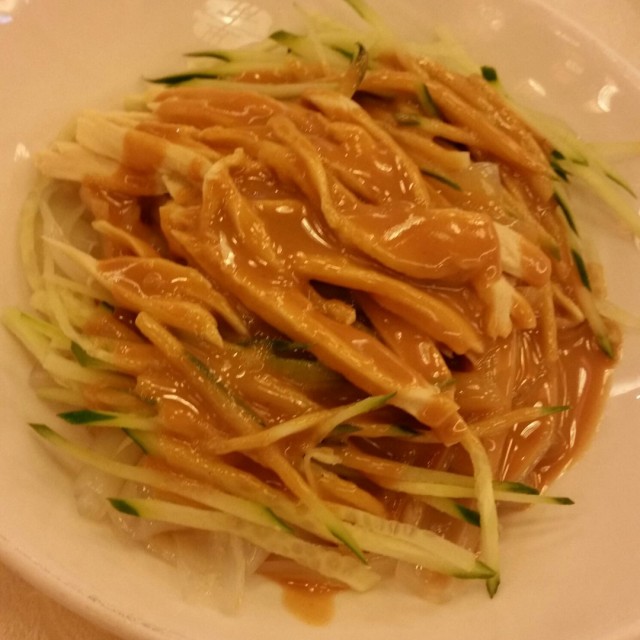 好香的麻醬，雞絲粉皮亦很滑，如果份量多一點就更好