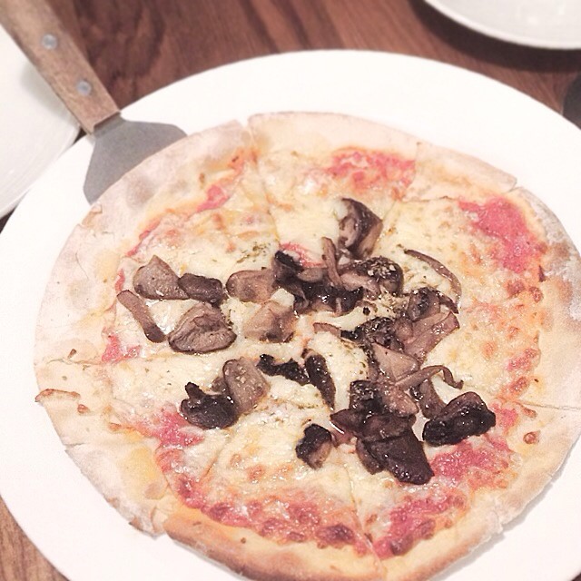 Wild mushroom pizza