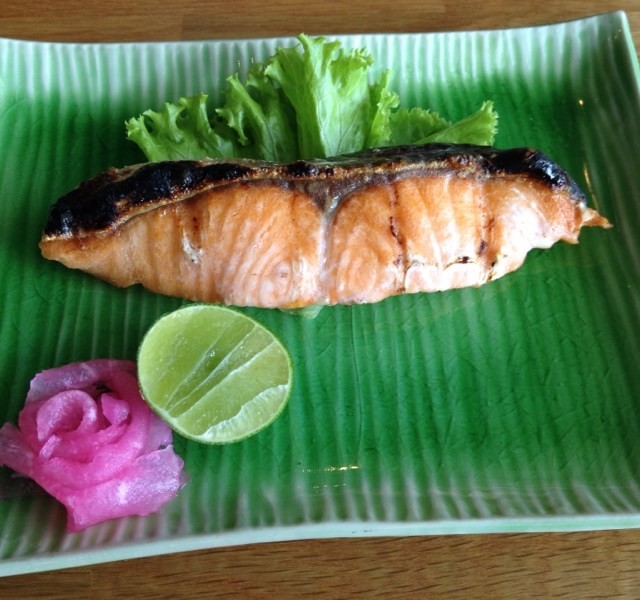 แซลมอนย่างเกลือ