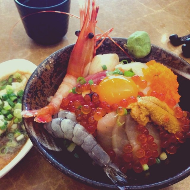 無敵海鮮蓋飯