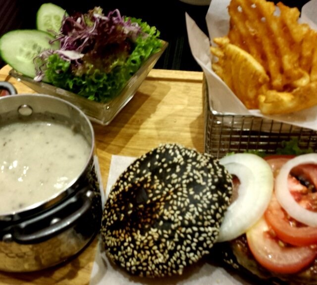 Charcoal Chicken Burger Set