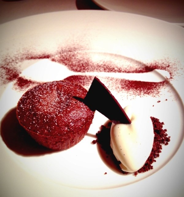 Chocolate molten cake 