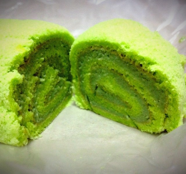 Pandan Swiss Roll