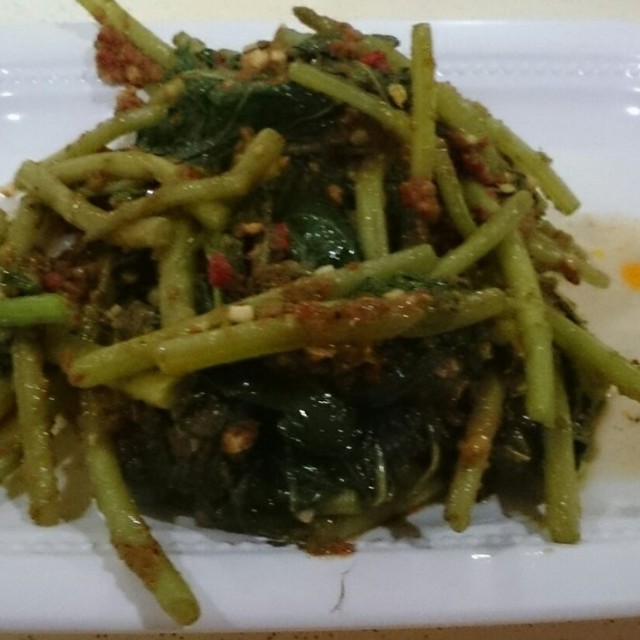 tapioca leaf with sambal