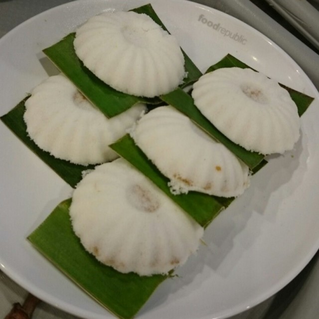 Tutu Kueh