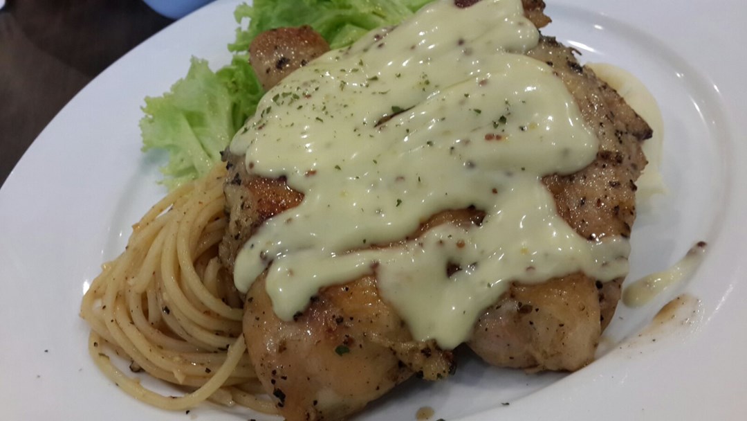 Signature Rosemary Chicken Chop 14 90 Anmour Cafe S Photo In Skudai Johor Openrice Malaysia