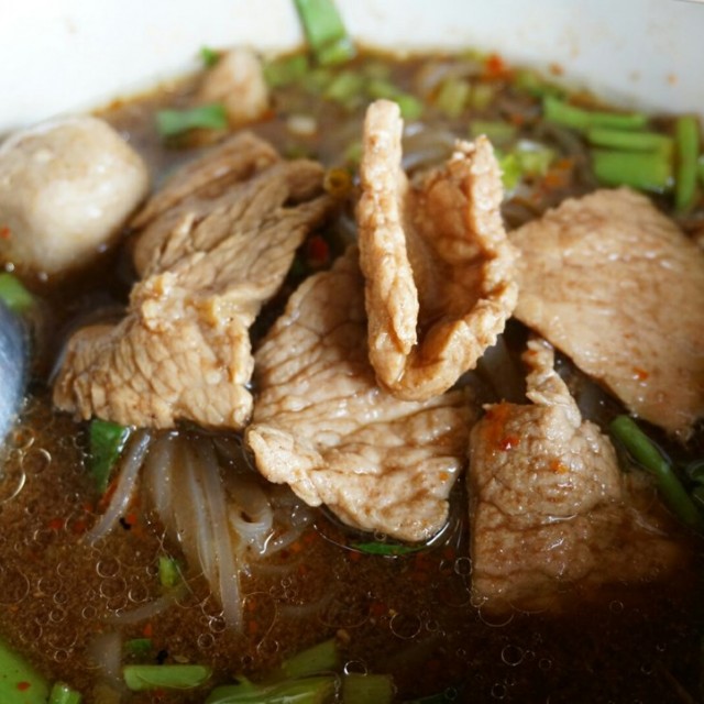 เล็กเนื้อน้ำตก