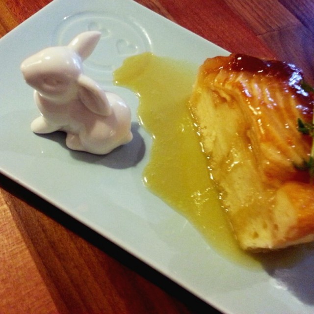 法式鄉村溫熱蘋果蛋糕佐白蘭地奶油醬汁