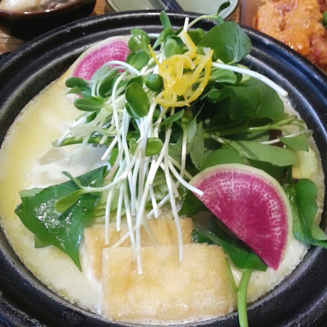 Collagen Hotpot
