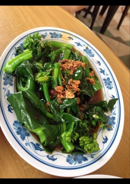 Kailan with Garlic n oyster sauce.