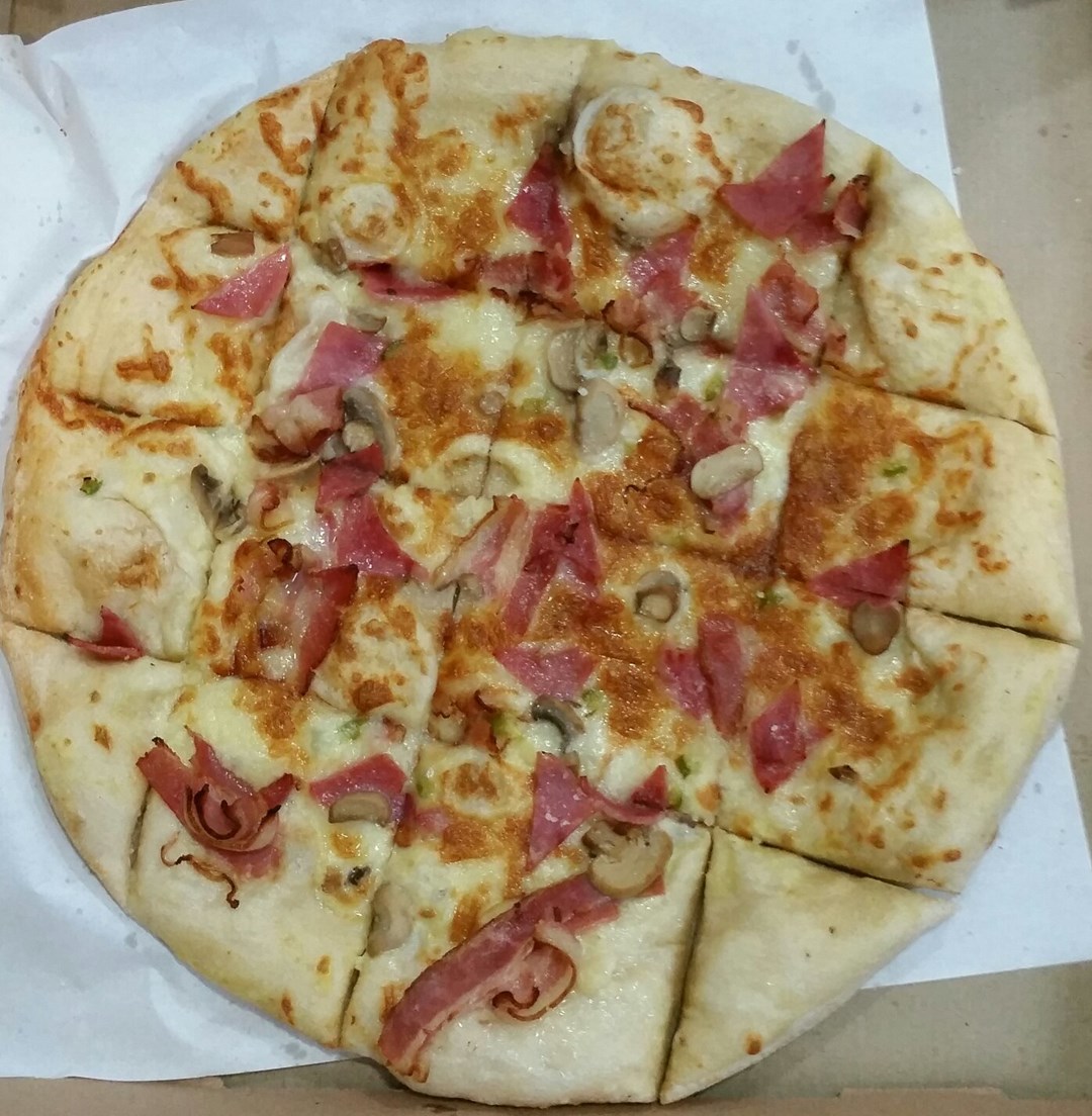 Pizza Bianca Shakey S S Photo In Central Bus Dist Metro Manila Openrice Philippines
