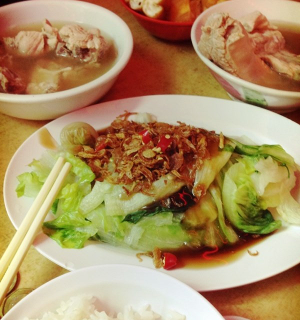 我还是比较喜欢药材肉骨茶（更钟情KL地区的肉骨茶😋😋）