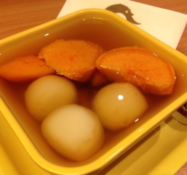 Tangyuan with ginger soup 
