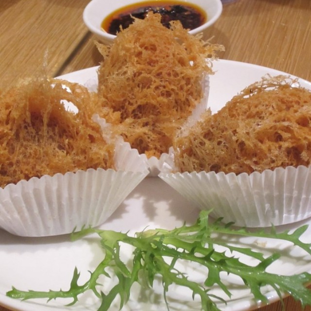 Yam puff with minced meat