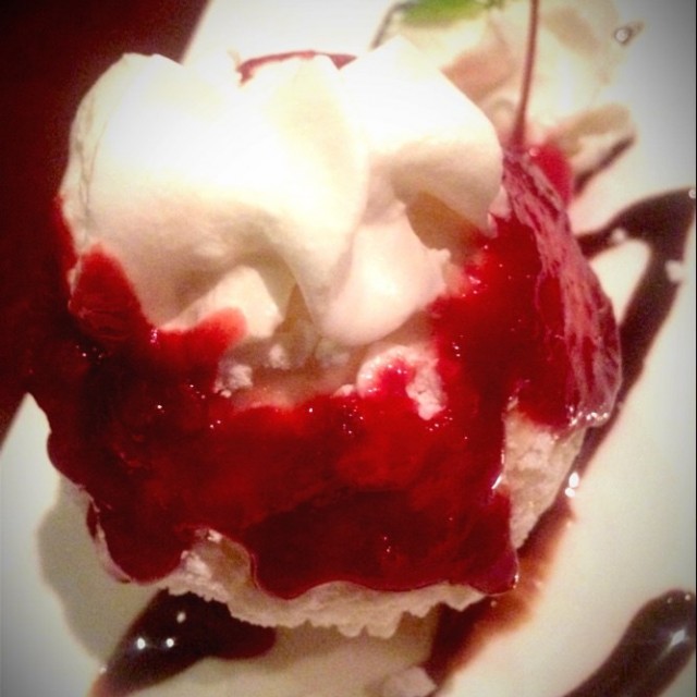 Vanilla white chocolate ice cream