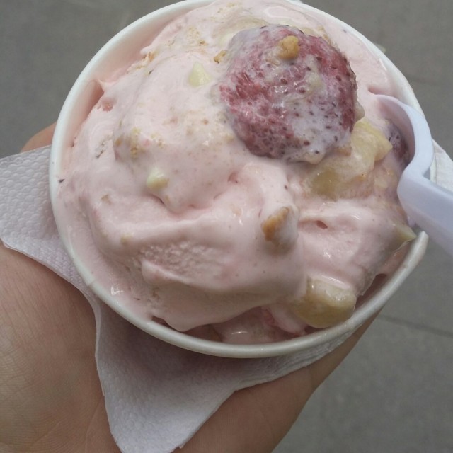 Strawberry Banana Rendezvous