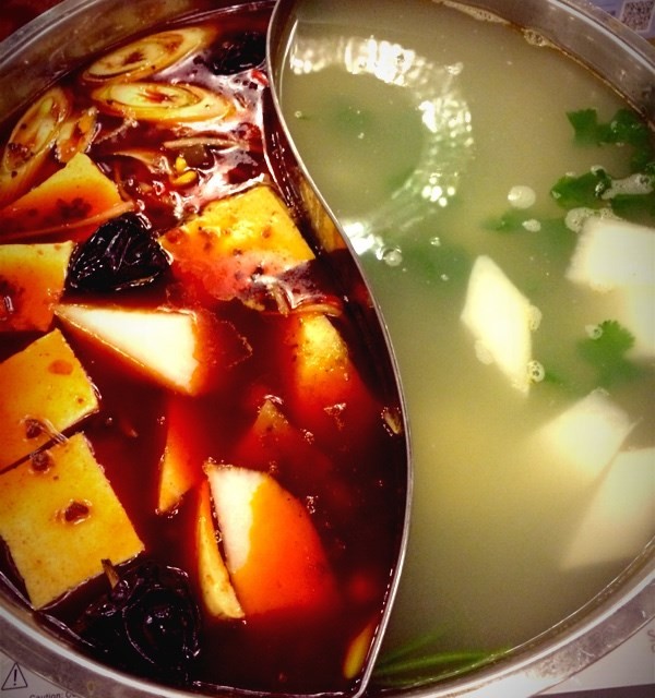 鸳鸯汤底（麻辣/芫茜皮蛋）
