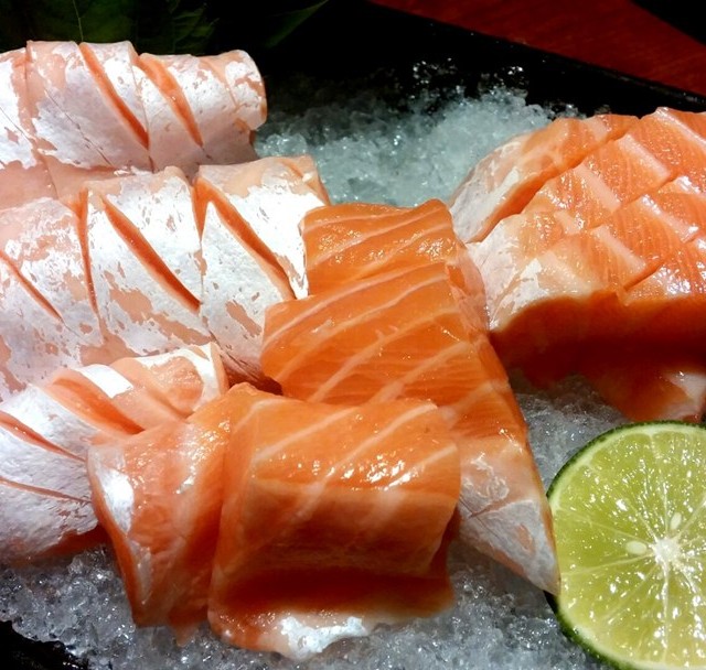 salmon toro sashimi