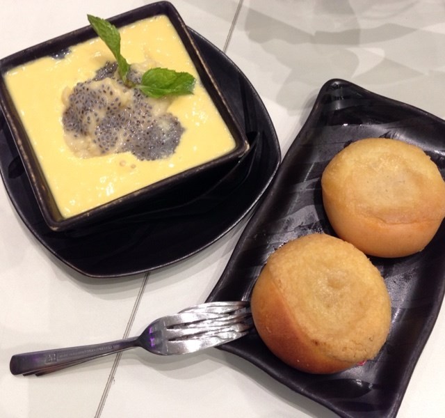 Durian sago with pomelo and durian pau