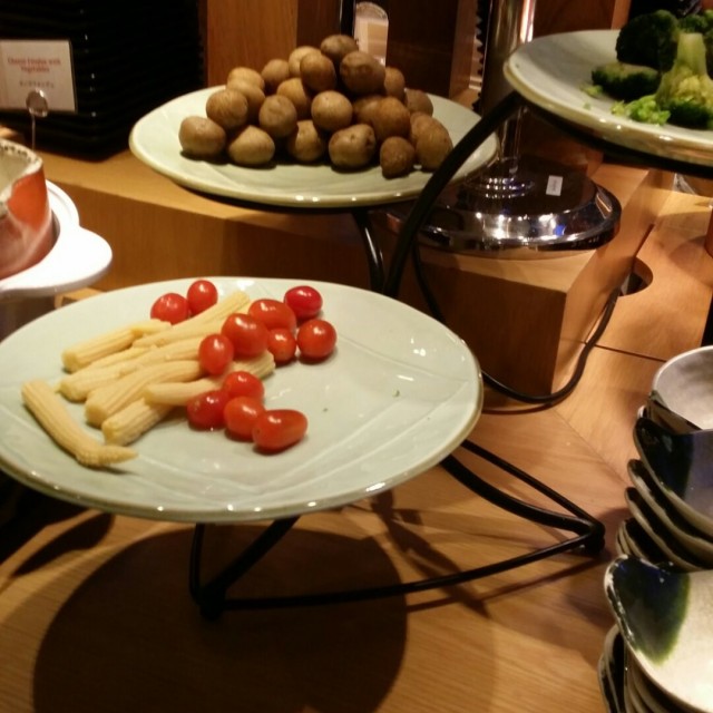 Free flow appetizers