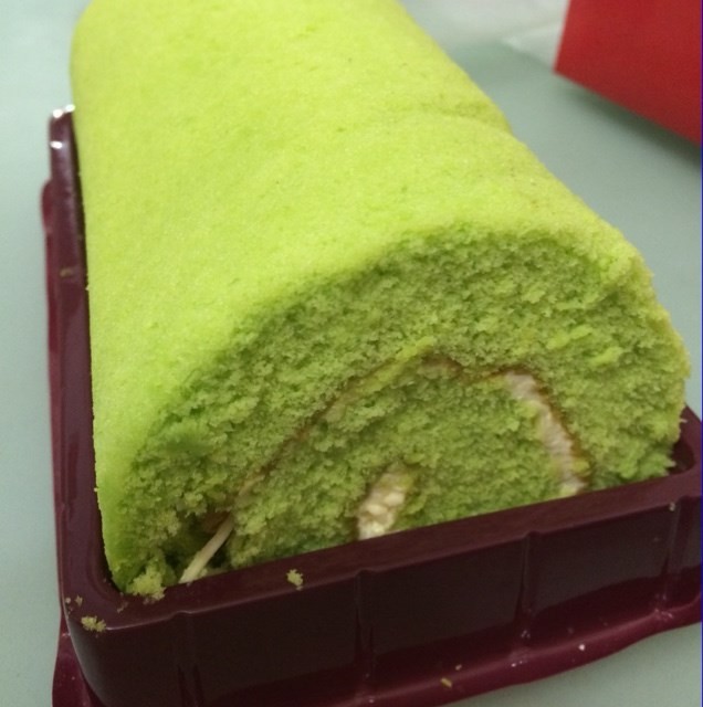 Pandan Cheese Swiss Roll