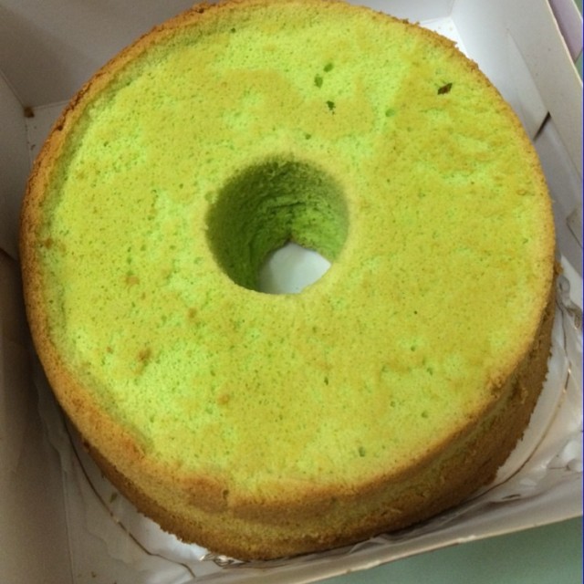 Pandan Chiffon Cake