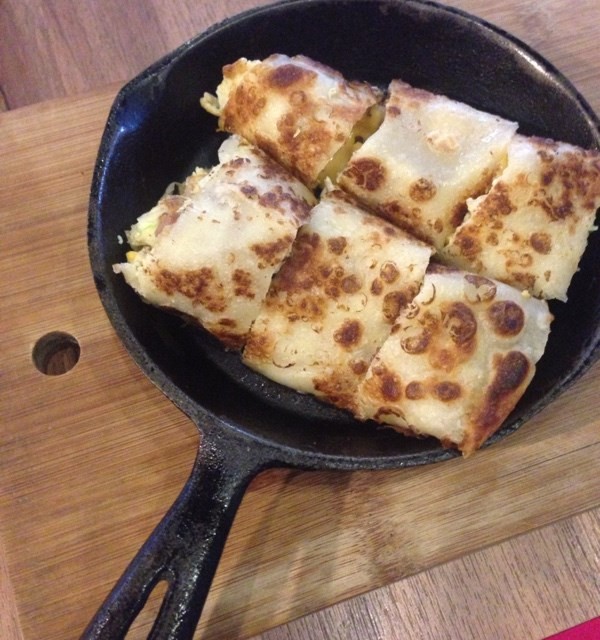 好可愛^^ 用小鐵鍋裝... 墨西哥風味～