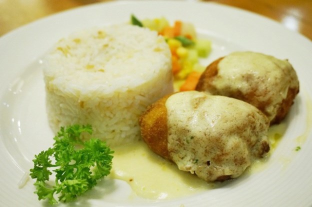 Conti S Chicken Ala Kiev Conti S Bakeshop Restaurant S Photo In New Manila Metro Manila Openrice Philippines